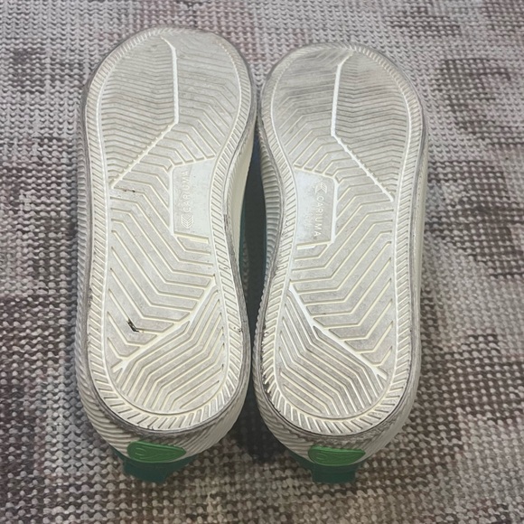 Cariuma Green Low Oca Canvas Sneakers Size 8 - Picture 5 of 9